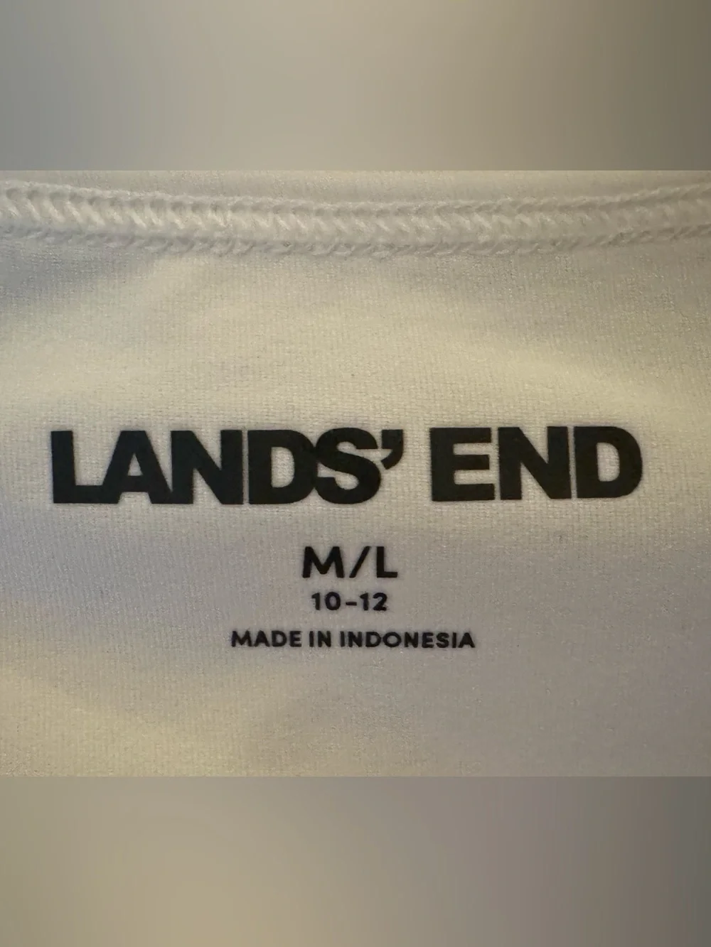 Lands' End Swim Tee Rash Guard UPF 50 in White Size - M/L or 10-12  **NWOT**